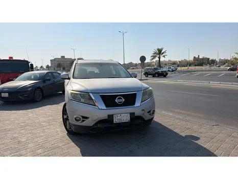نيسان باثفايندر 2016