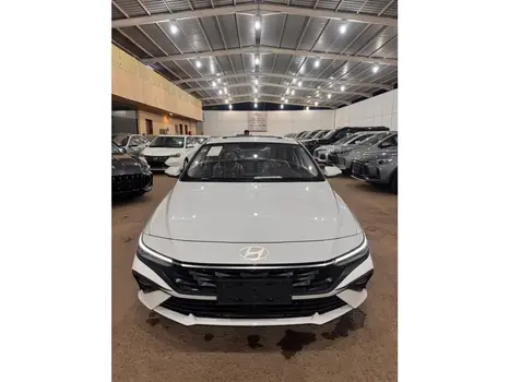 Hyundai Elantra 2025