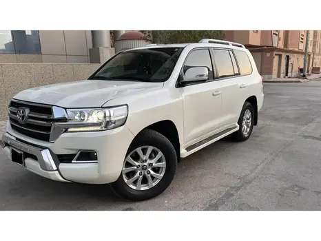 Toyota LC200 2020 Land Cruiser GXR2 4.0 V6 - Excellent condition