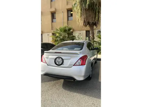 Nissan Sunny 2016