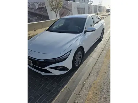 Hyundai Elantra 2025