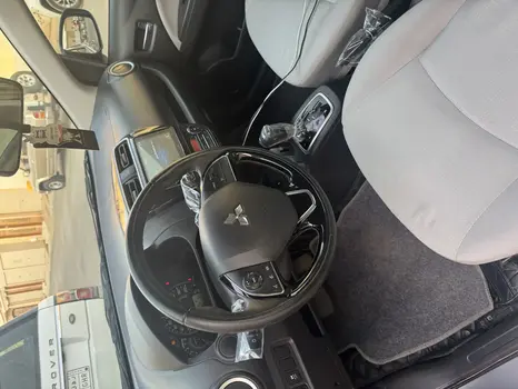 Mitsubishi ATTRAGE 2023