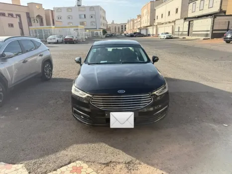 Ford Taurus 2020