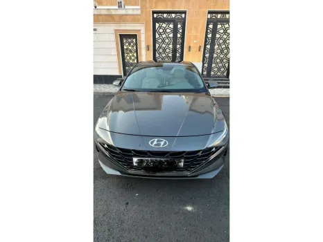 Hyundai Elantra 2022
