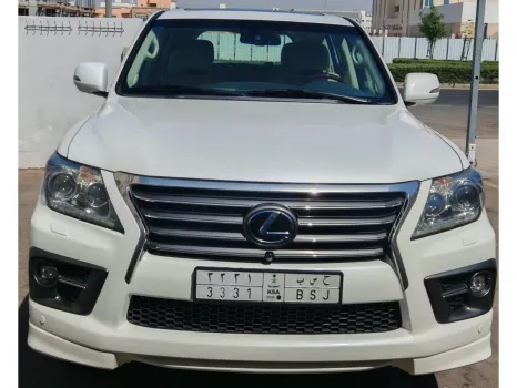 لكزس LX 2015