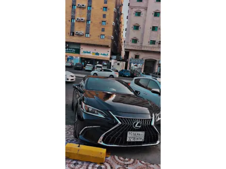 لكزس ES 2023
