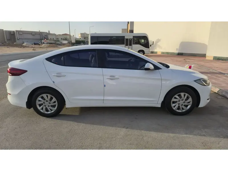 Hyundai Elantra 2018 2