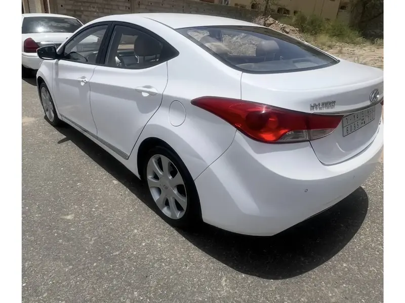 Hyundai Elantra 2014 3
