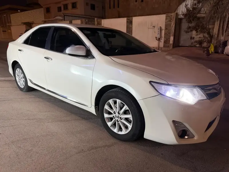 Toyota Camry 2014 11