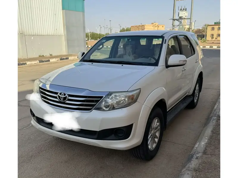 Toyota Fortuner 2015 7
