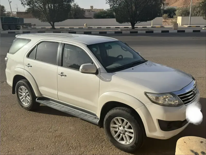 Toyota Fortuner 2015 4