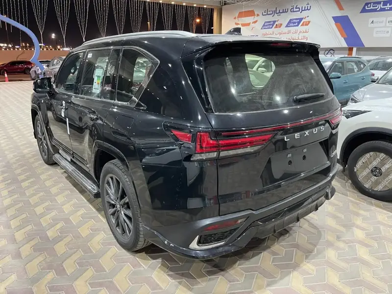 لكزس LX 600 اف سبورت 2026 3