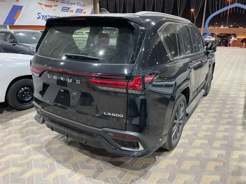 لكزس LX 600 اف سبورت 2026 4