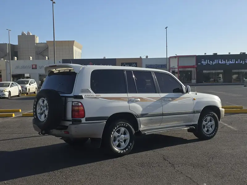 لاند كروزر جي اكس  2002 4
