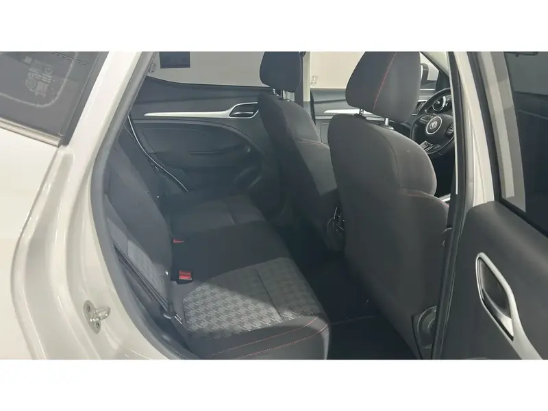ام جي ZS 2023 18