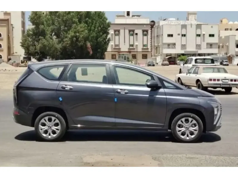Hyundai Stargazer 2025 3