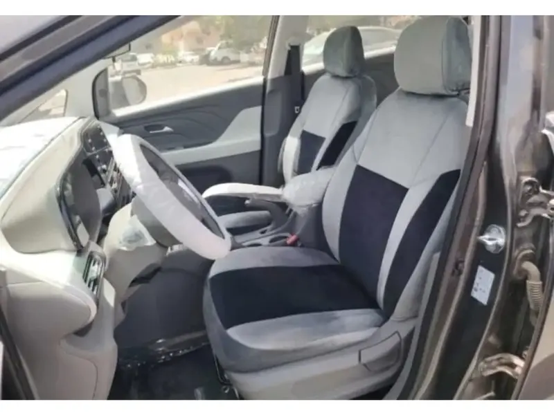 Hyundai Stargazer 2025 4