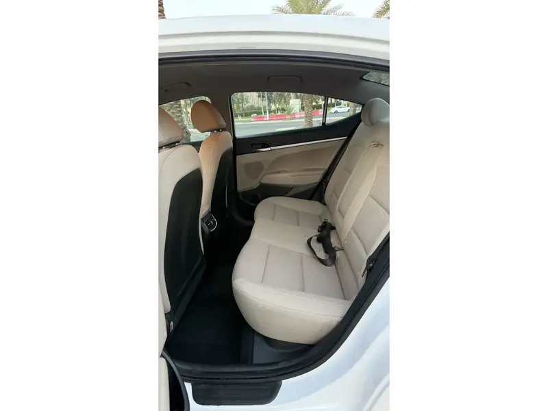Hyundai Elantra 2020 17