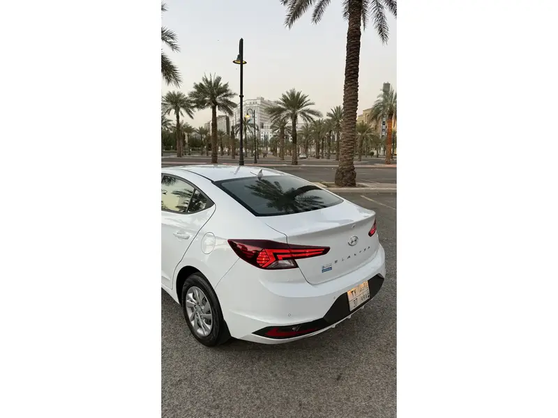 Hyundai Elantra 2020 13