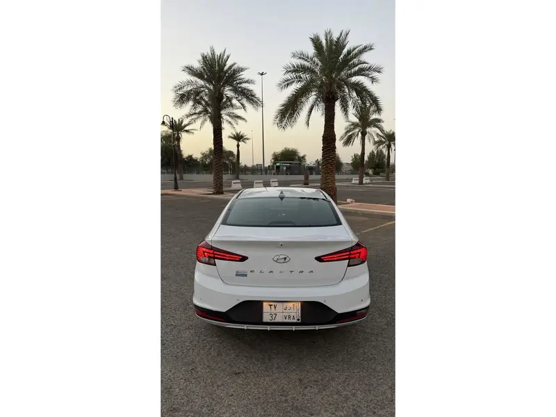 Hyundai Elantra 2020 9