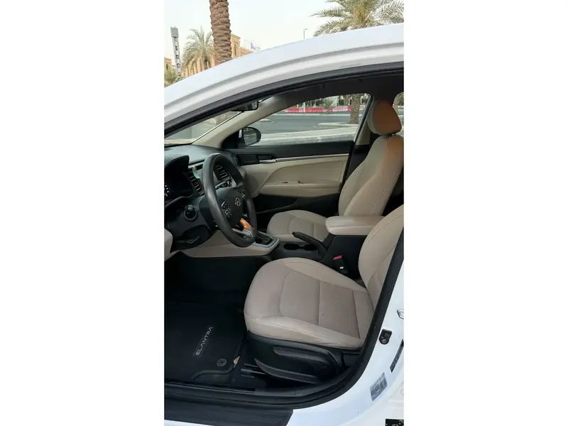 Hyundai Elantra 2020 15