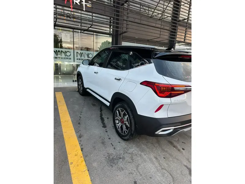 KIA Seltos 2023 15