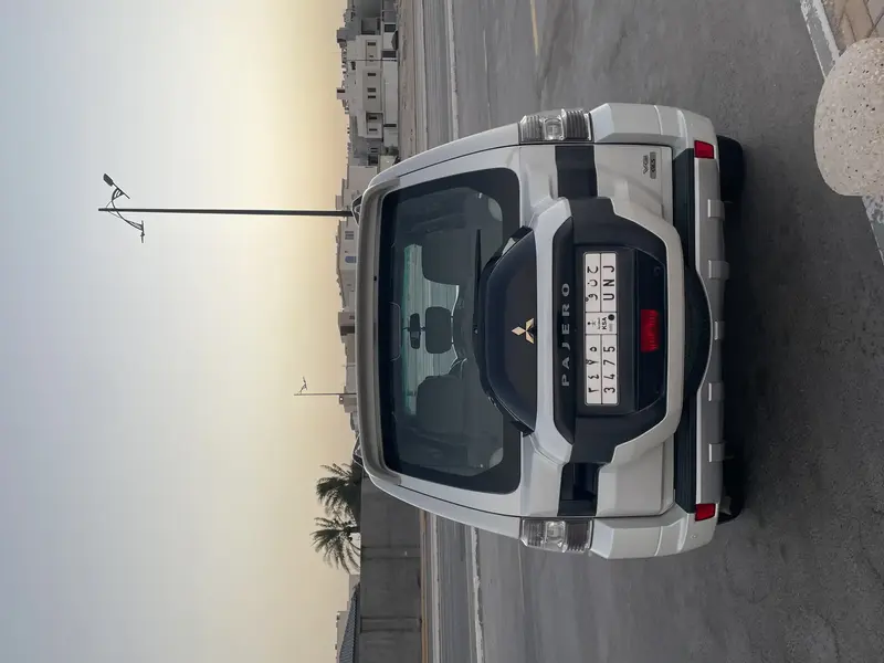 Mitsubishi Pajero 2016 3
