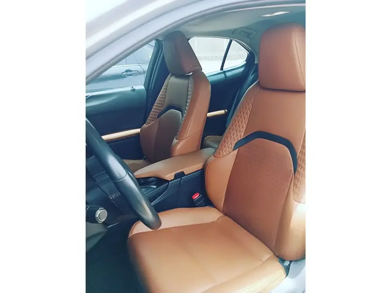 Lexus UX 2019 7