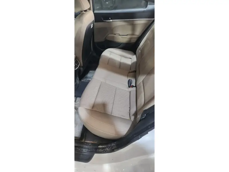Hyundai Elantra 2020 5