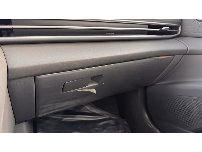 Hyundai Elantra 2024 16