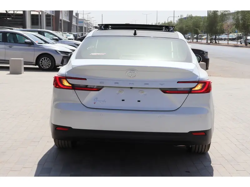 Toyota Camry 2026 8