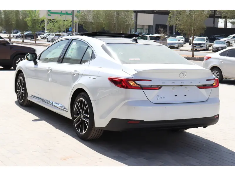 Toyota Camry 2026 9