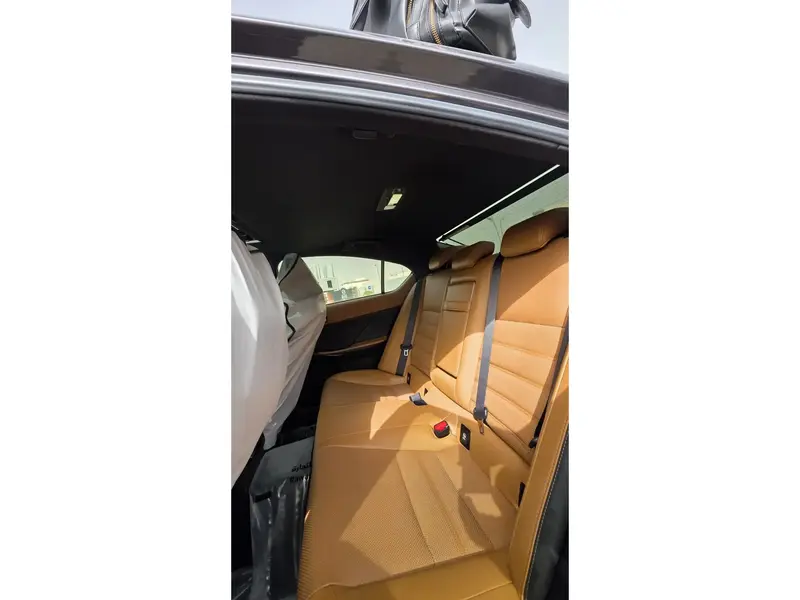 Lexus IS 2023 8