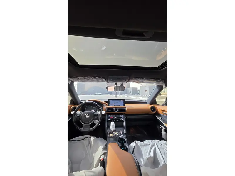 Lexus IS 2023 6