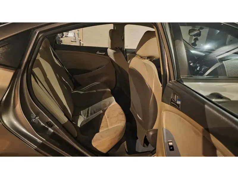 Hyundai Accent 2013 6