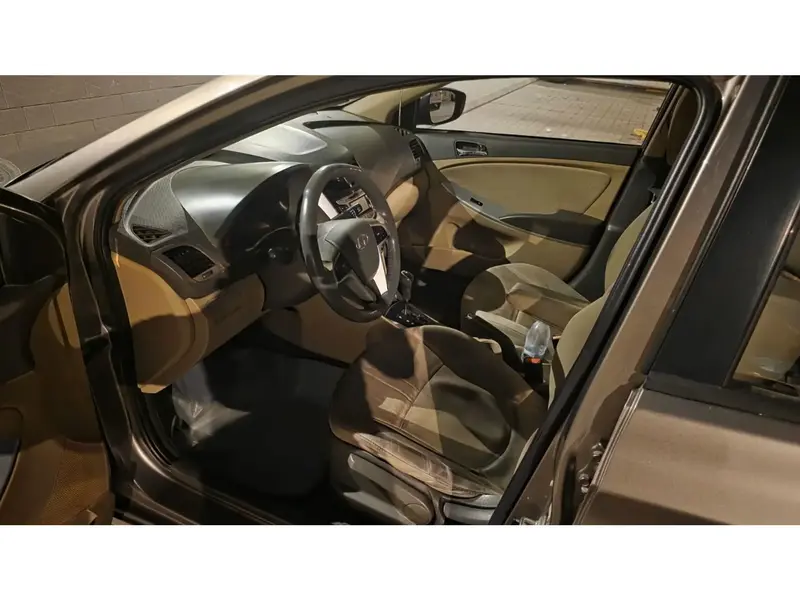 Hyundai Accent 2013 8