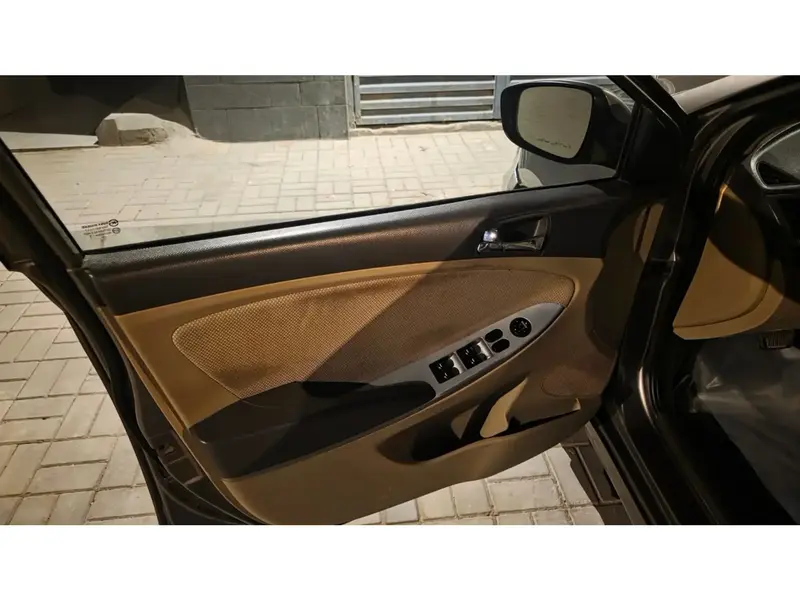 Hyundai Accent 2013 9
