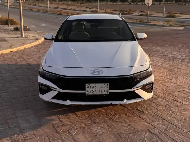 Hyundai Elantra 2024 3
