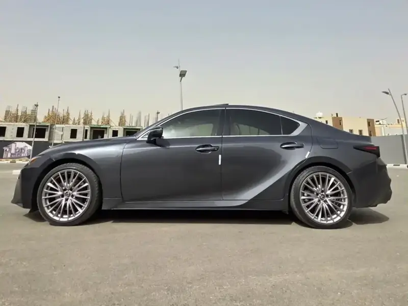 Lexus IS 2023 3