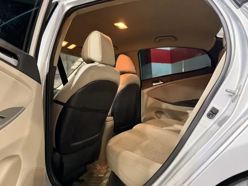 Hyundai Accent 2017 11