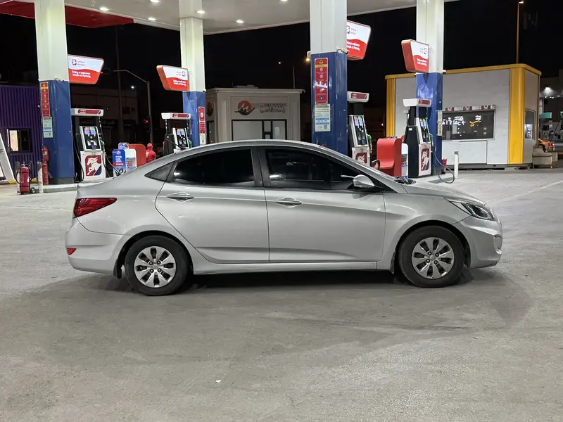 Hyundai Accent 2017 4