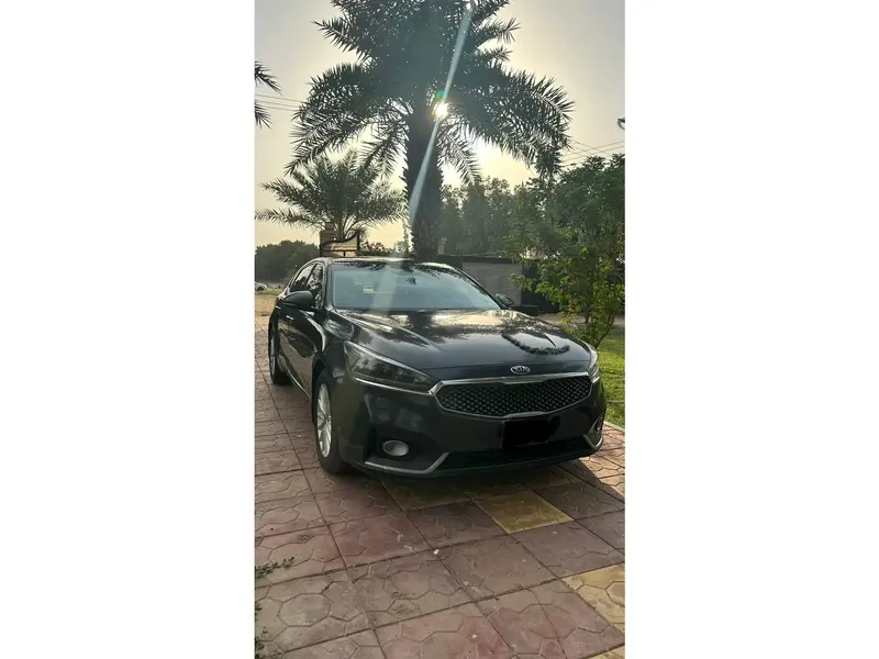 KIA Cadenza 2018 1