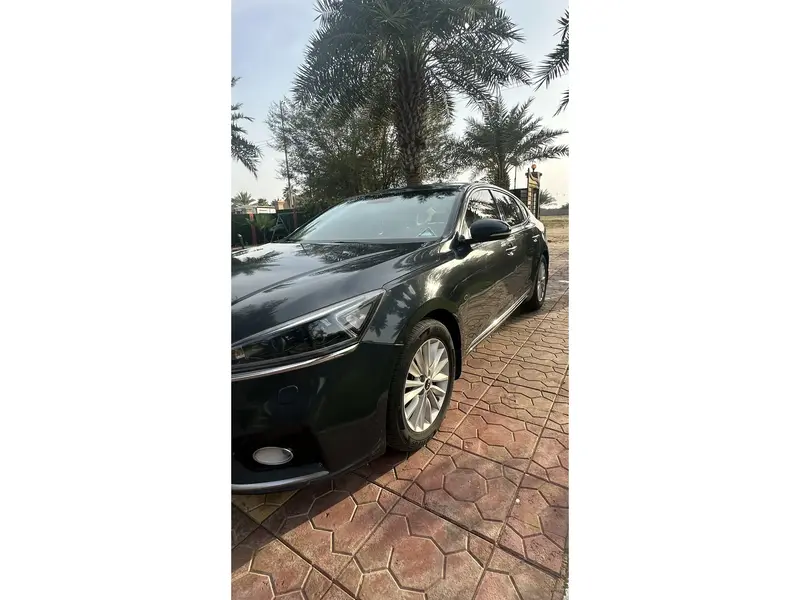 KIA Cadenza 2018 2