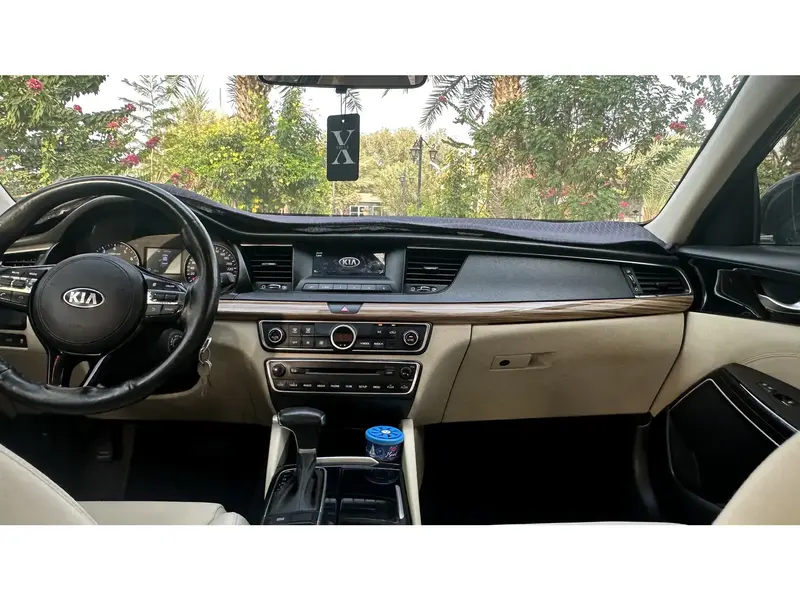 KIA Cadenza 2018 4