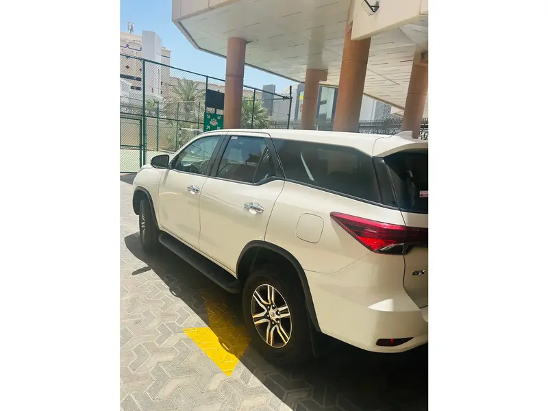 Toyota Fortuner 2022 3