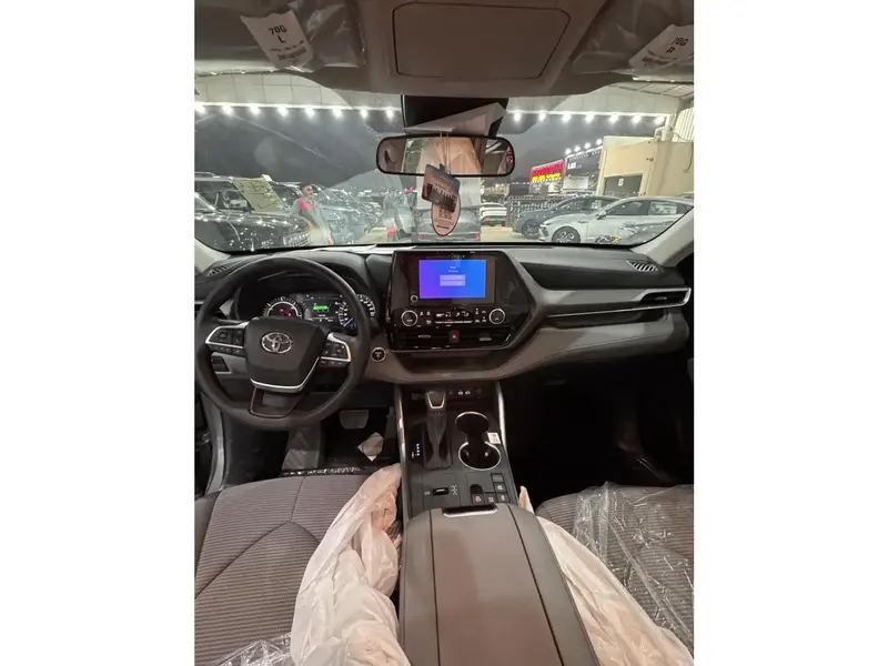 Toyota Highlander 2026 5