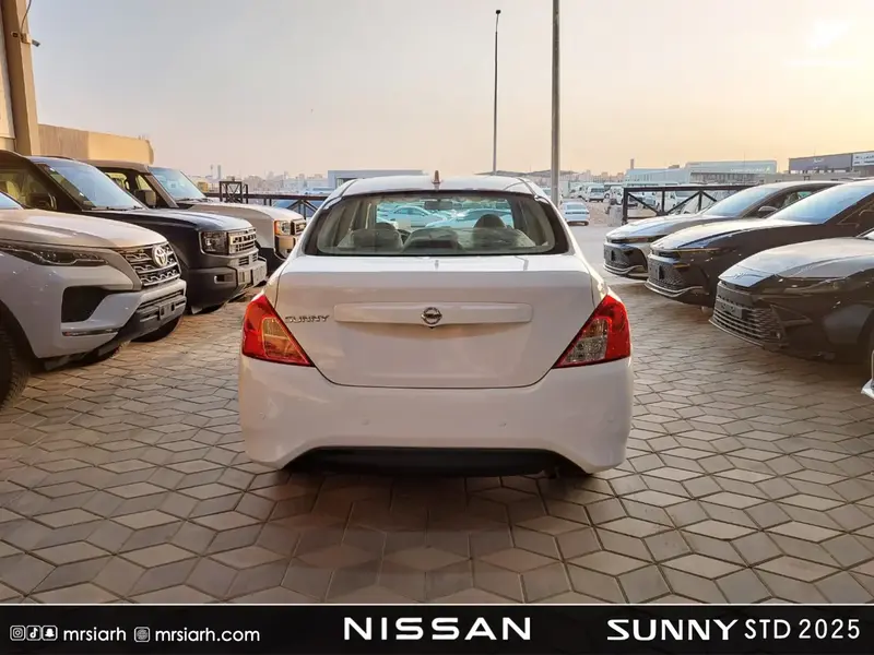 Nissan Sunny 2025 4