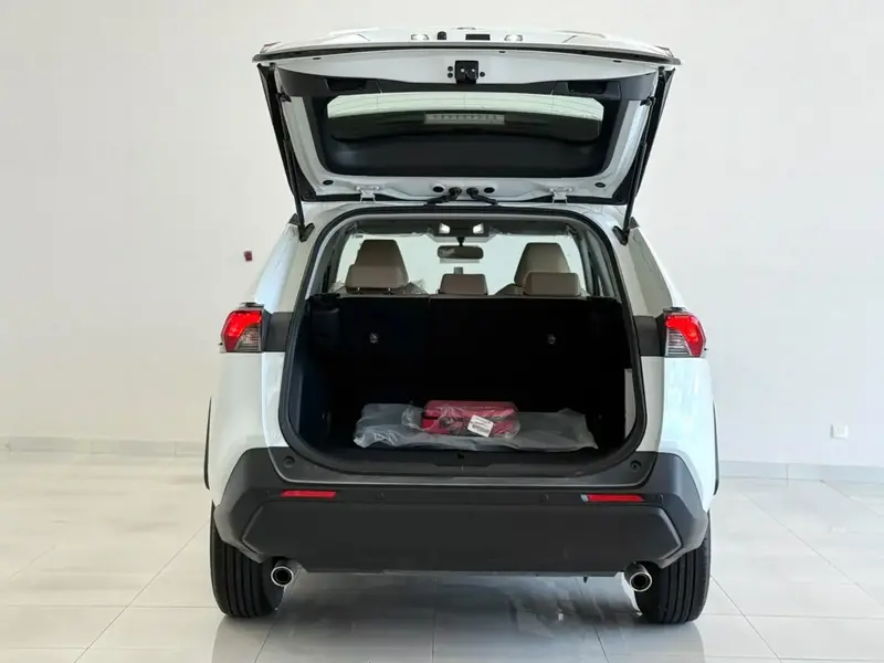 Toyota RAV4 2025 10