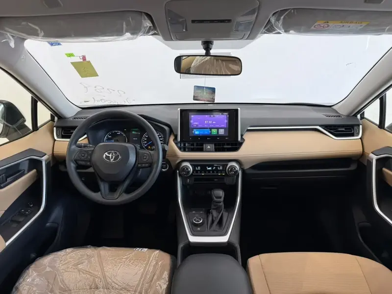 Toyota RAV4 2025 6