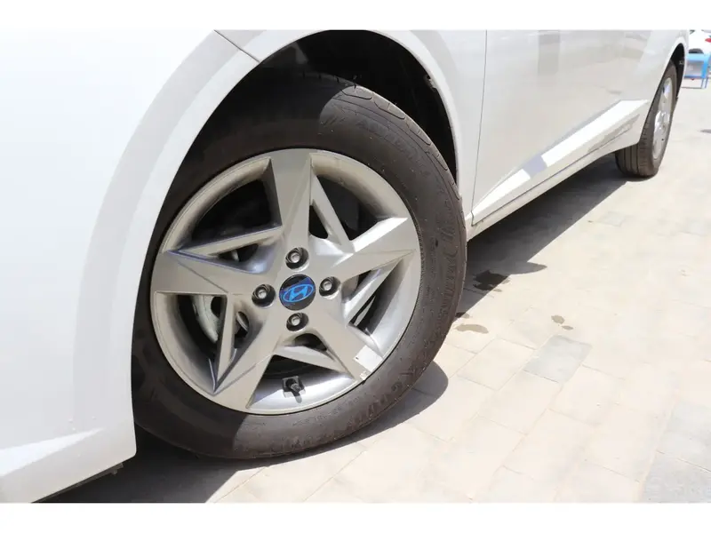 Hyundai Accent 2026 4